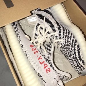 YEEZY 350 ZEBRA